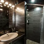 дві квартири поряд для 8 гостей ск *