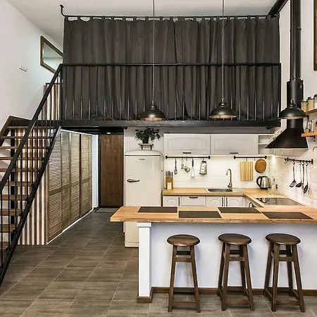 дві квартири поряд для 8 гостей ск * Odessa