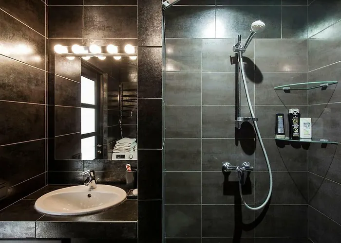 дві квартири поряд для 8 гостей ск *