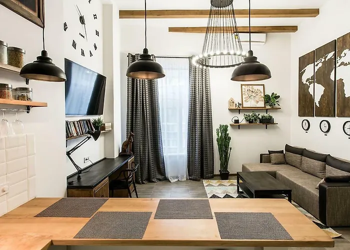 дві квартири поряд для 8 гостей ск Odesa